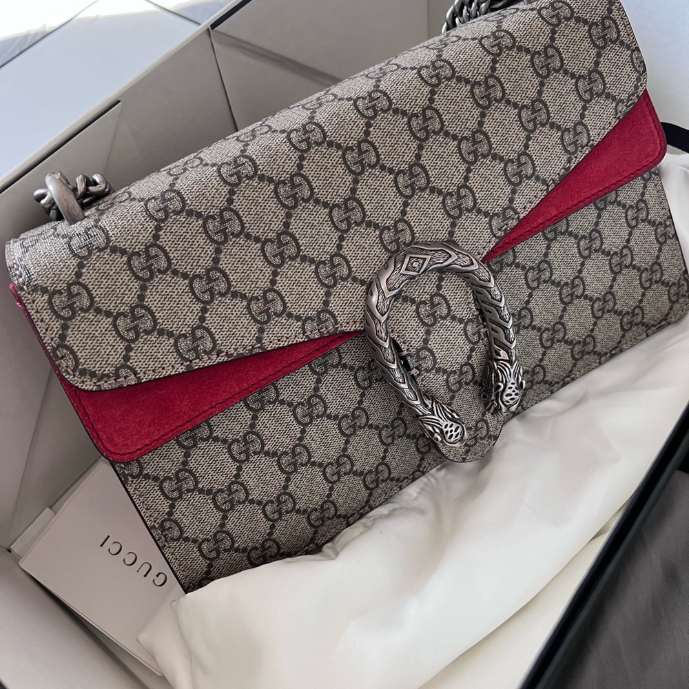 Gucci Beige and Red Signature Shoulder Bag